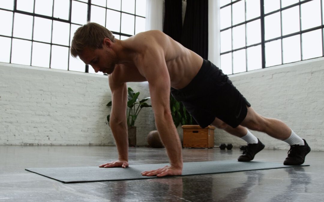 Liegestütze lernen: Dein Trainingsplan zum ersten Pushup