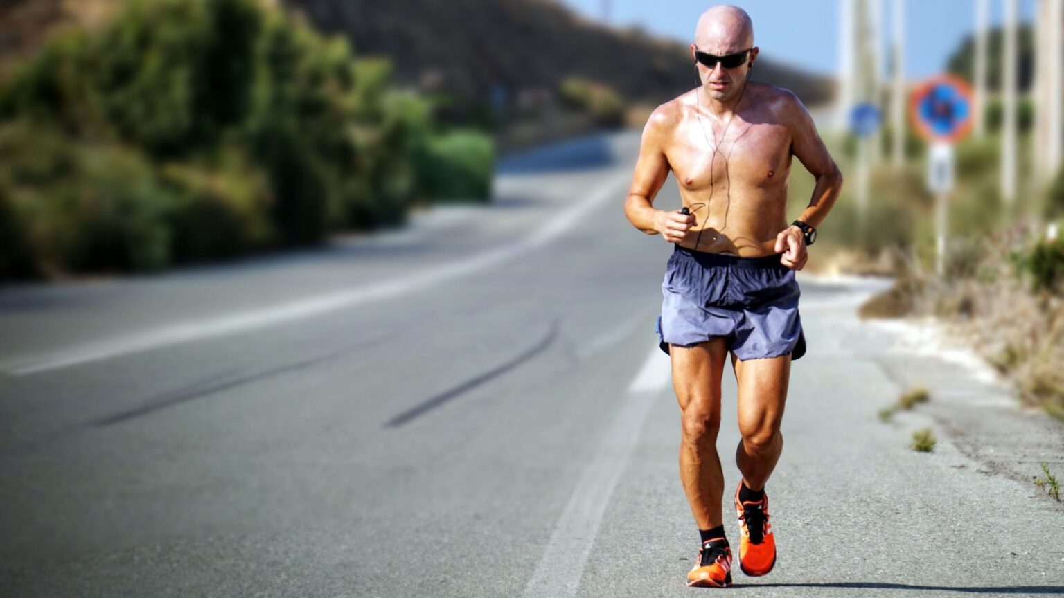 Cliff Young – 61-Jähriger Farmer gewinnt Ultramarathon von Sydney nach ...