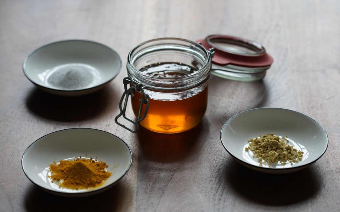 Goldener Honig 2.0: Alles über die Zubereitung und Wirkung des Kurkuma-Honigs