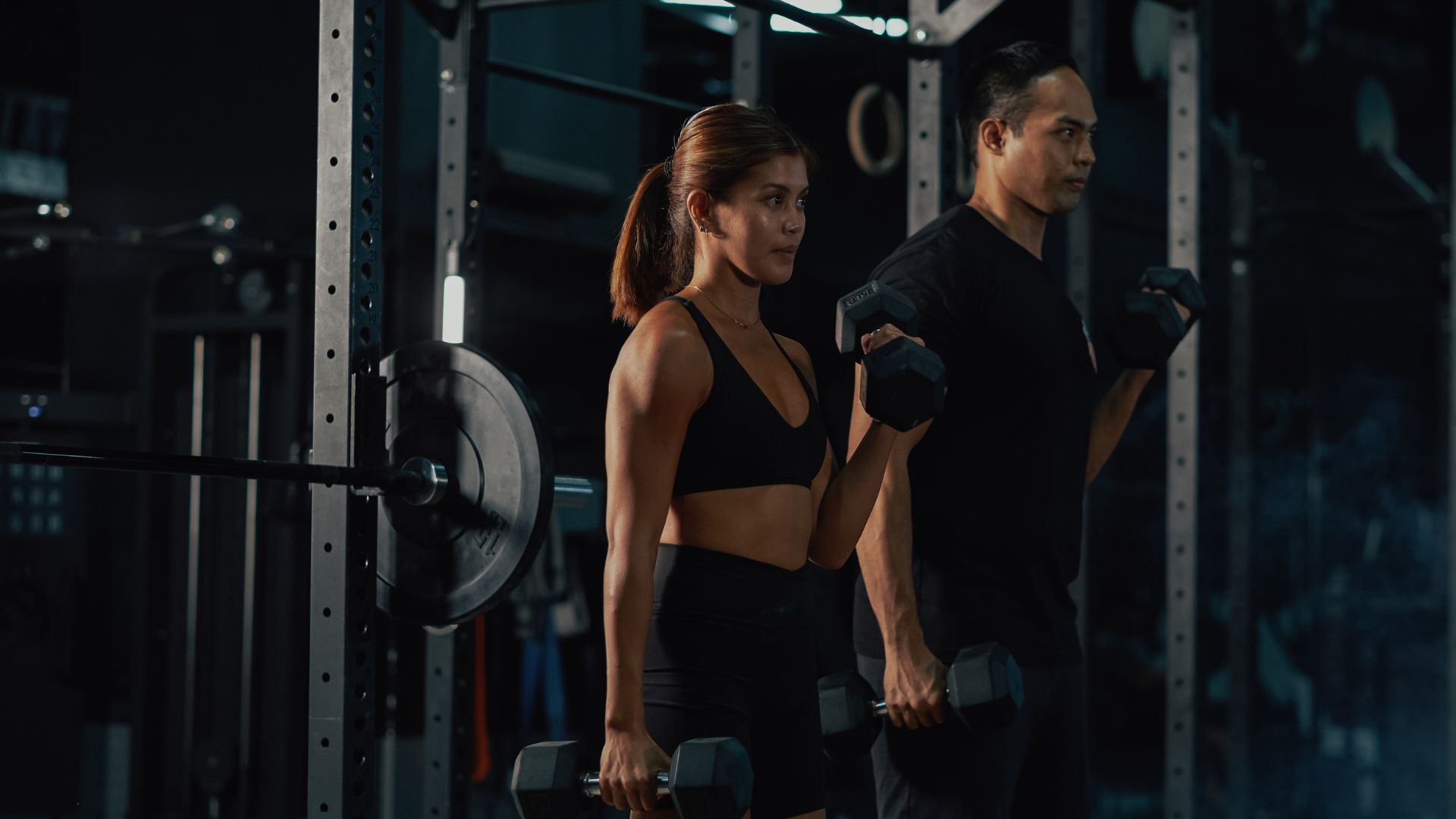 02 Couple Workout - ©www.canva.com 02 Couple Workout - ©www.canva.com