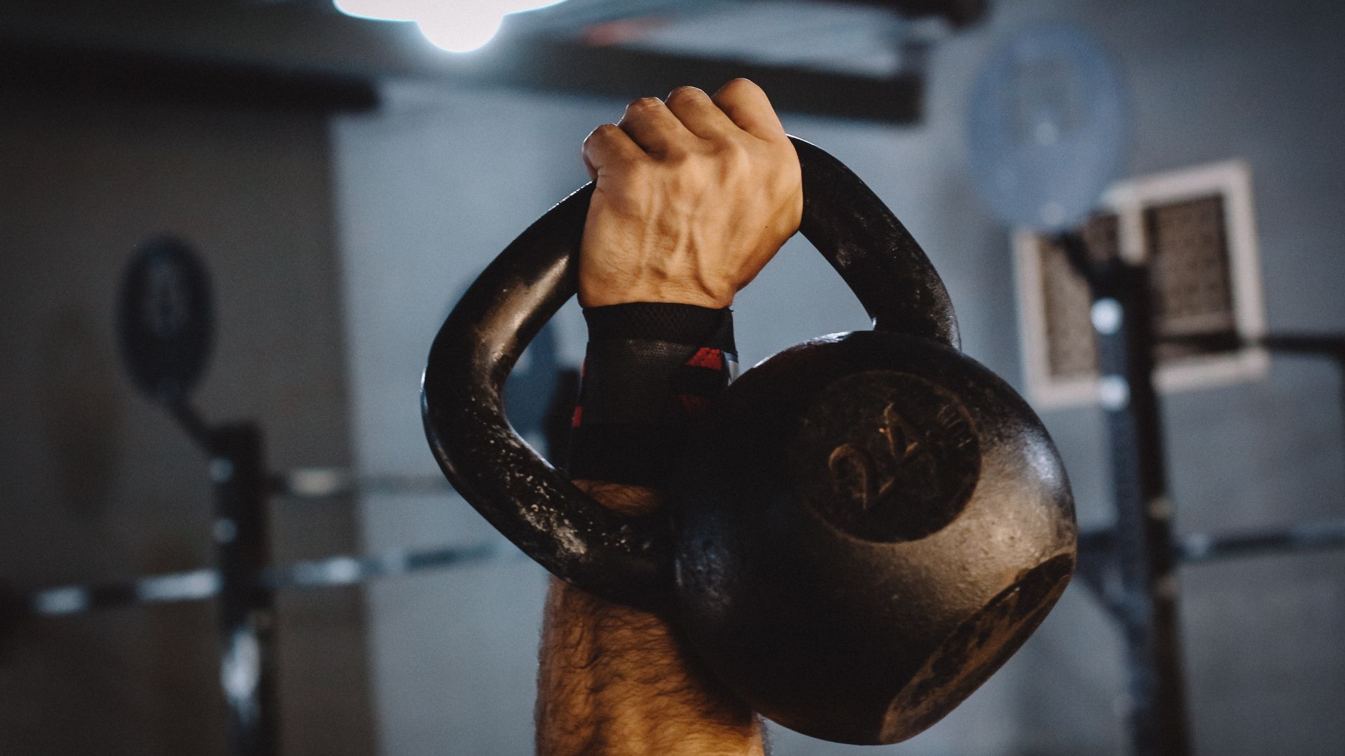01 Kettlebell Übungen – ©www.canva.com 01 Kettlebell Übungen - ©www.canva.com
