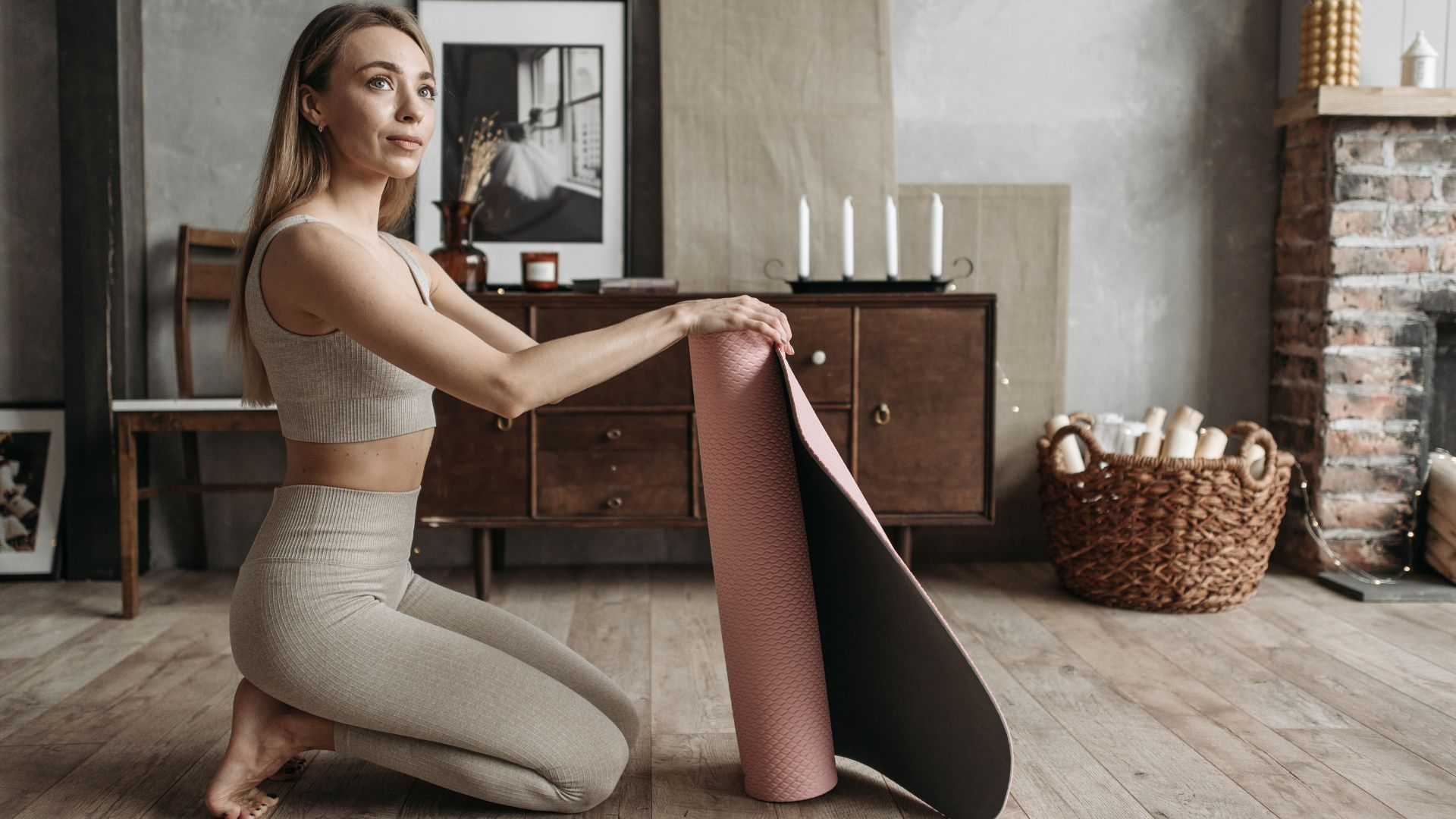 01 Fitnessübungen für zuhause - ©www.canva.com