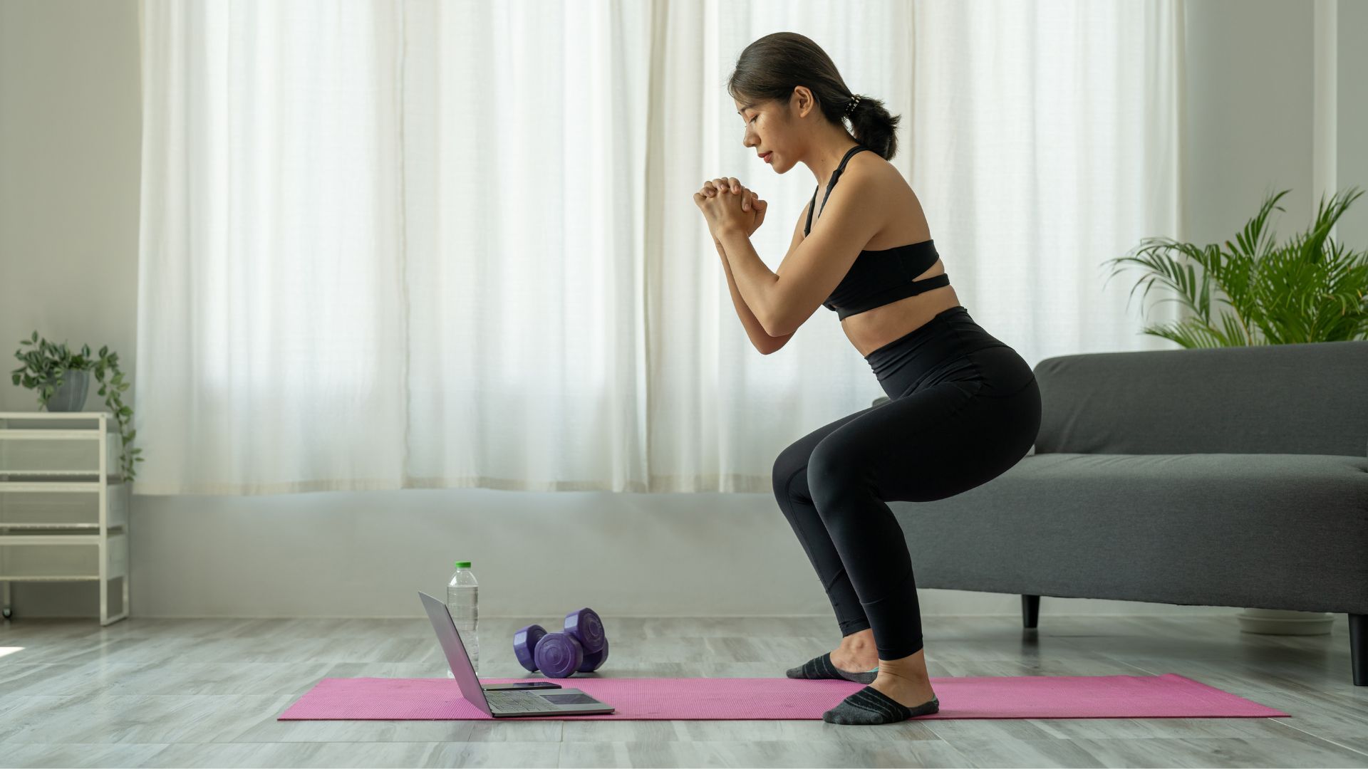 02 Fitnessübungen für zuhause - ©www.canva.com