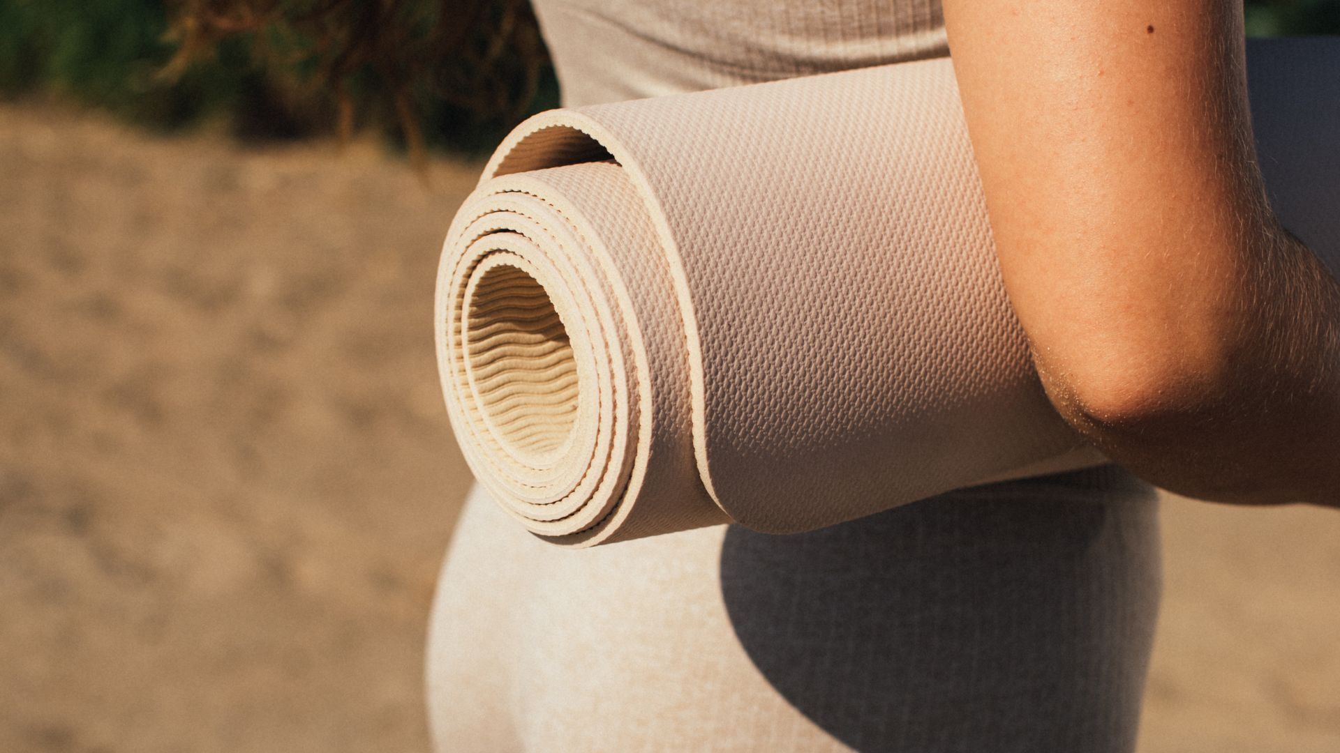 01 Yoga Heuschrecke - ©www.canva.com