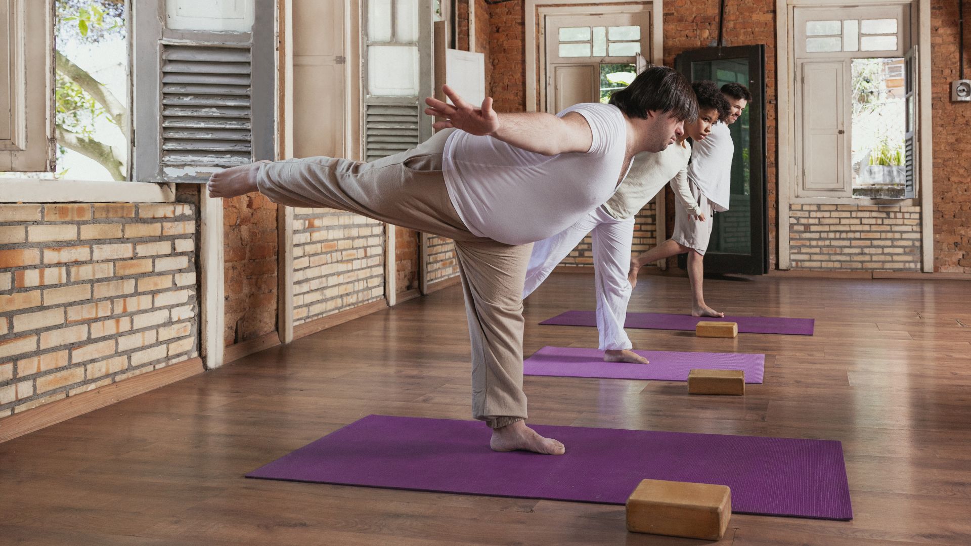 03 Yoga Krieger 3 - ©www.canva.com